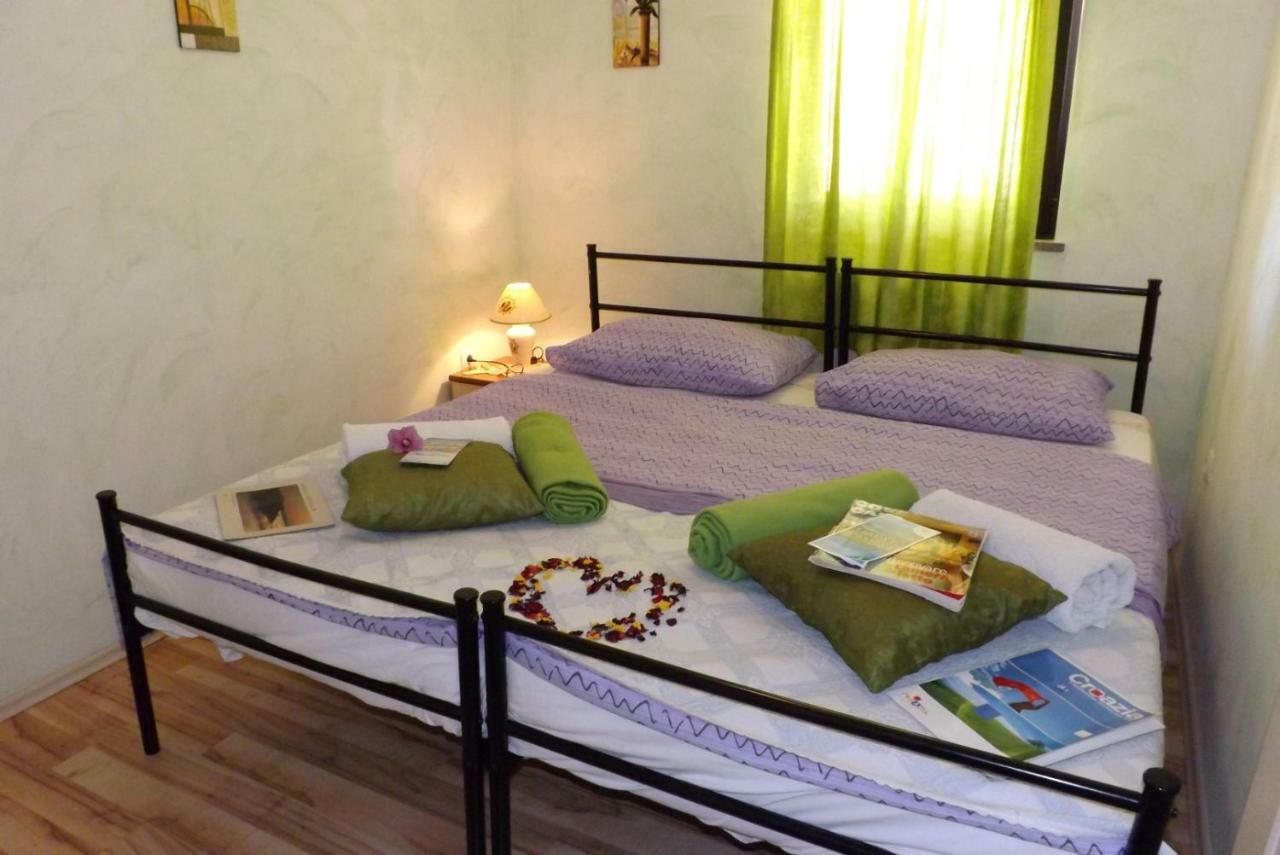 Apartmani Bubnic อูมัค ภายนอก รูปภาพ