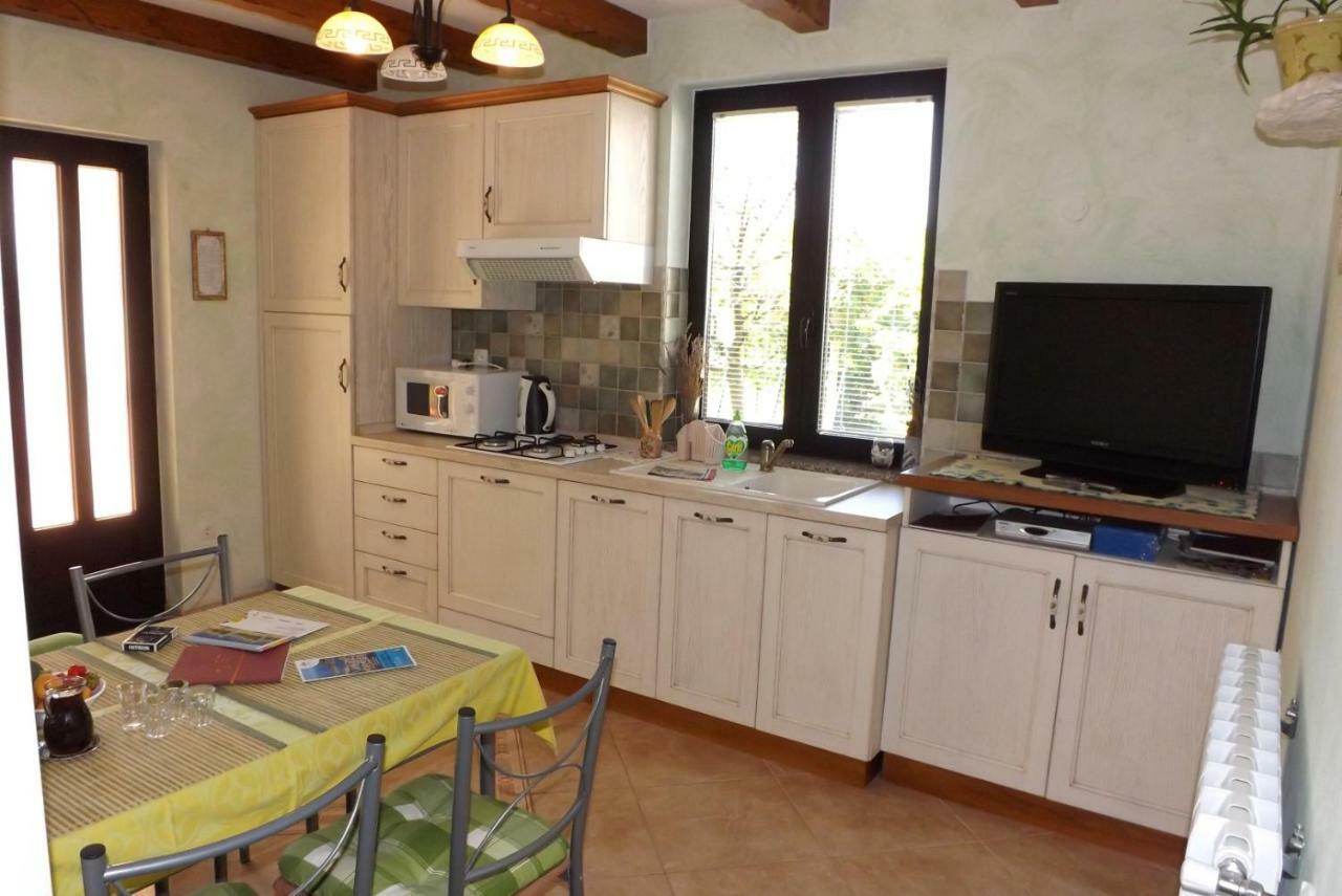 Apartmani Bubnic อูมัค ภายนอก รูปภาพ